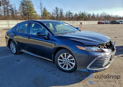 2021 Toyota Camry Le from USA, damaged, VIN 4T1C11AKXMU570324